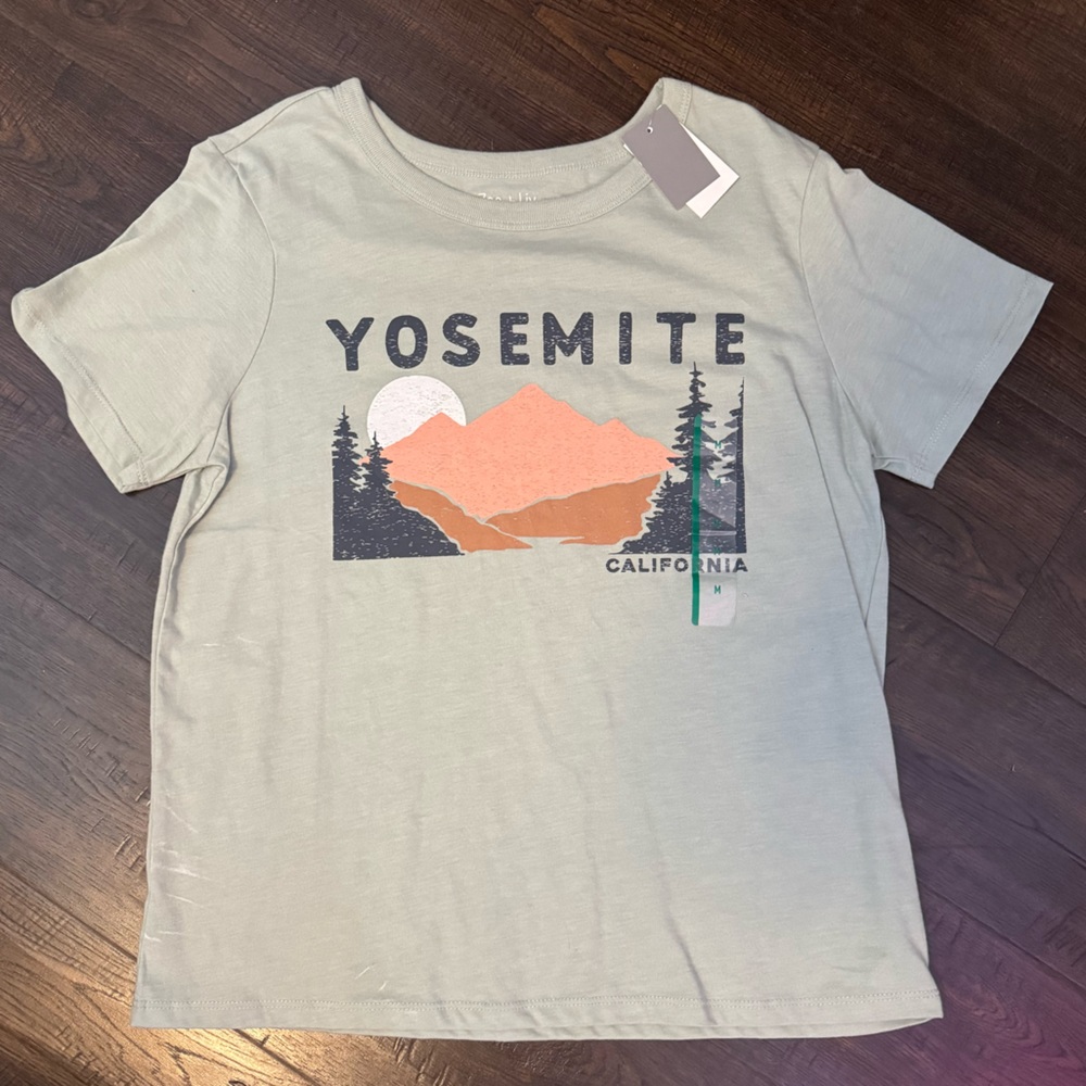 YOSEMITE GRAPHIC TEE